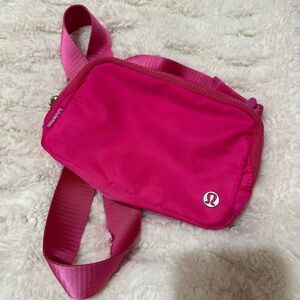LULULEMON SONIC PINK FANNY PACK